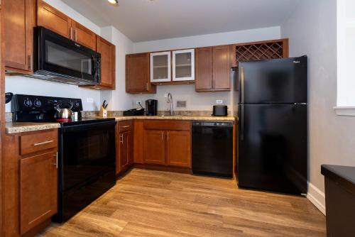 TWO 800 Tower CozySuites with gym! 22FL in Louisville, USA