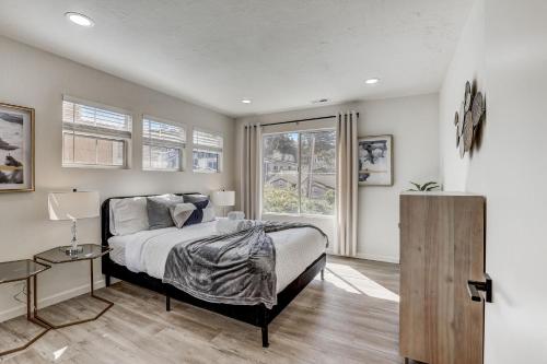 @ Marbella Lane - Modern 3BR Home w/ Ocean Views @ Marbella Lane - Modern 3BR Home w/ Ocean Views