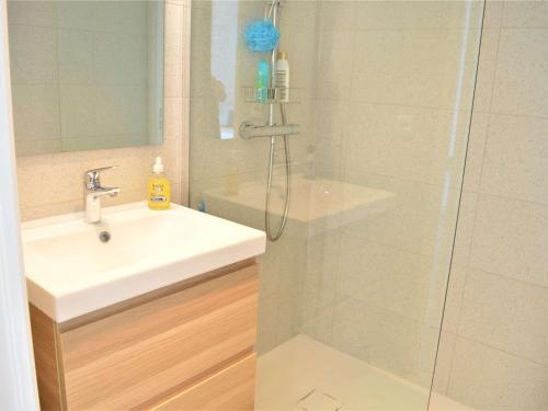 Apartment (4 Adults) image 8