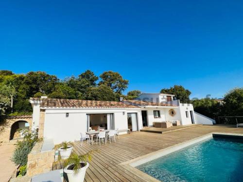 Villa vue mer, piscine chauffée à Porto Vecchio - Location, gîte - Porto-Vecchio