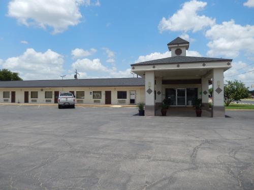 Executive Inn Pearsall