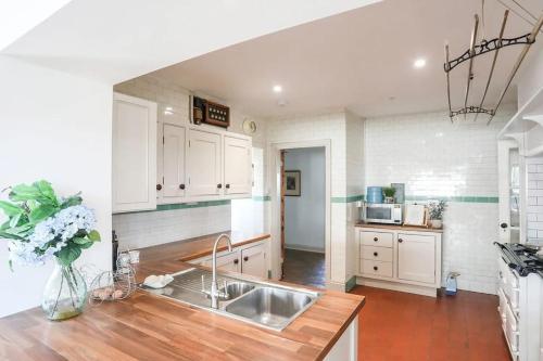 Druidsmoor - Sea Views-sleeps 8-Ravenspoint road, Trearddur (fotografie 7)