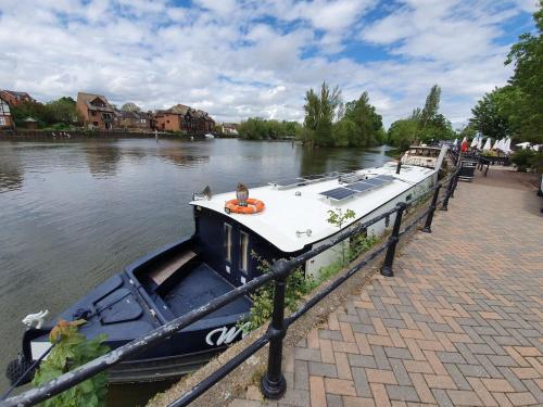 The Royal Escape Windsor, Static Wide Beam Barge