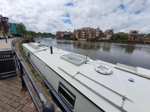 The Royal Escape Windsor, Static Wide Beam Barge