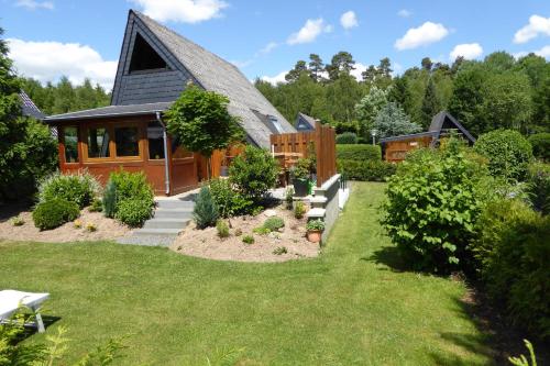 Eifelwaldhäuschen Grosstyp mit Wintergarten und Waschkeller Haustiere ok