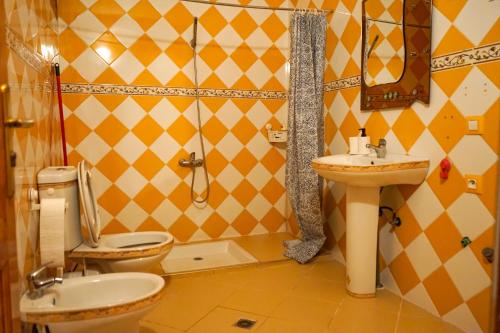 CASA RAYAN CASA RAYAN