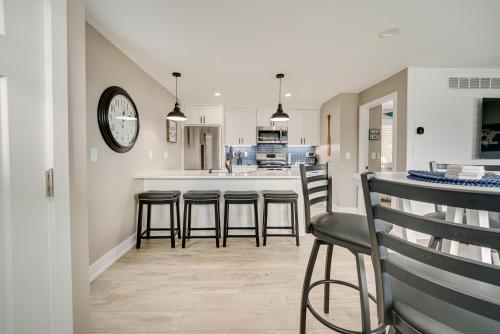 Cozy Algonac Home with Grill Walk to St Clair River in Algonac, USA