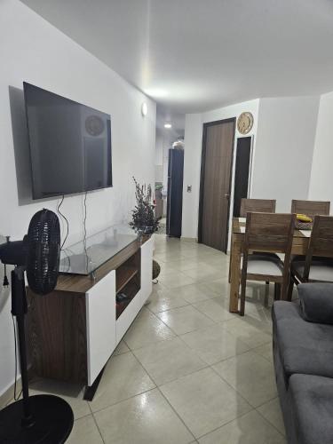 APARTAMENTO CENTRAL (PLAZA DE FLORES)