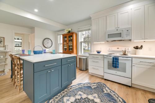 Spacious Naples Vacation Rental w/ Private Hot Tub in Naples (NY)