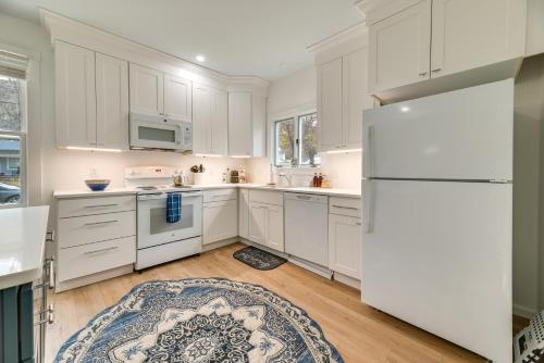 Spacious Naples Vacation Rental w/ Private Hot Tub in Naples (NY)