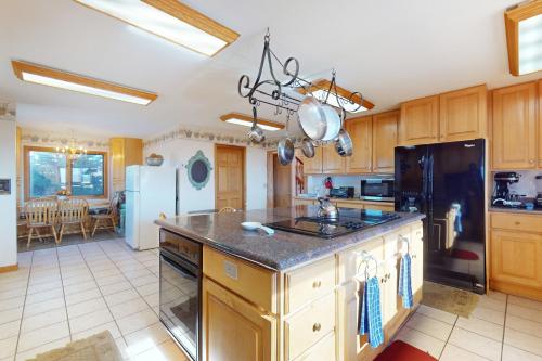 Lake Springs Luxury Lake Springs Luxury