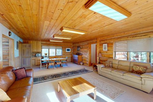 Lake Springs Luxury Lake Springs Luxury