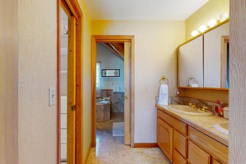 Lake Springs Luxury Lake Springs Luxury