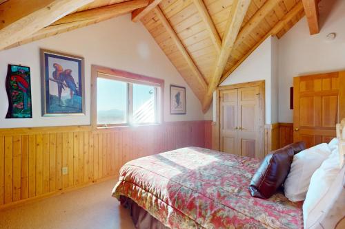 Lake Springs Luxury Lake Springs Luxury