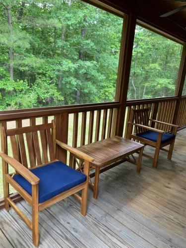 Pine Mountain Luxury Cabin Bordering Roosevelt Park and 7 Min to Callaway Gardens