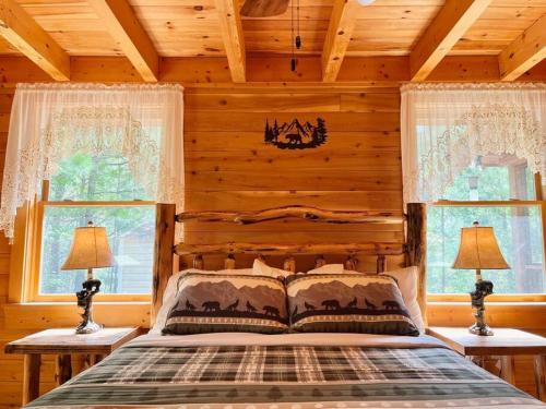 Pine Mountain Luxury Cabin Bordering Roosevelt Park and 7 Min to Callaway Gardens