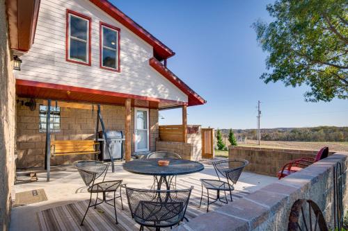 . Historic Atchison Farmhouse with Patio Near Downtown