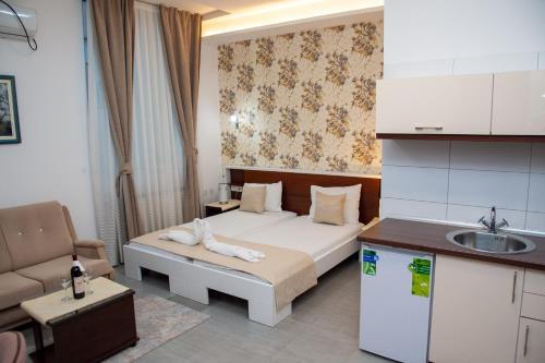 1 queen bed