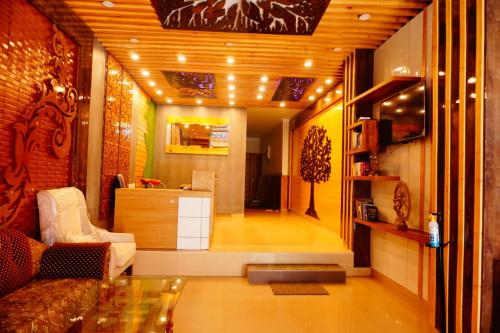 Hotel Grand Hill on Mall Road Mcleodganj