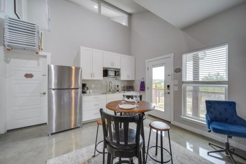 Stunning Texas Studio Less Than 1 Mi to Canyon Lake! in Canyon Lake, USA