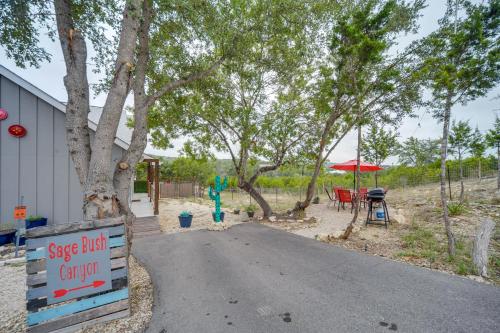 Stunning Texas Studio Less Than 1 Mi to Canyon Lake! - Apartment - Canyon Lake