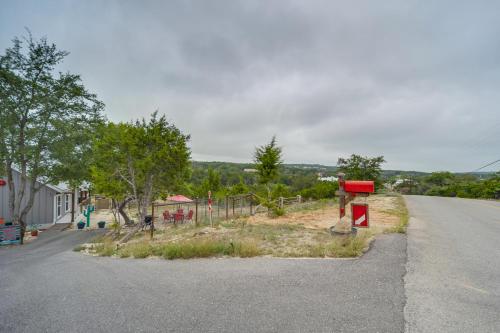 Stunning Texas Studio Less Than 1 Mi to Canyon Lake!