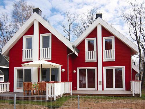 Semi-detached house in Dune Rose, Glowe