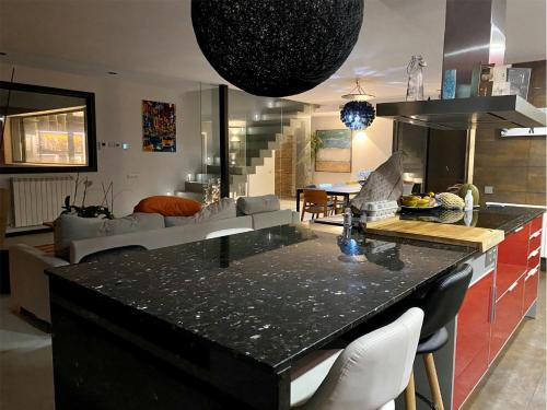Amazing 400m2 house with pool and view