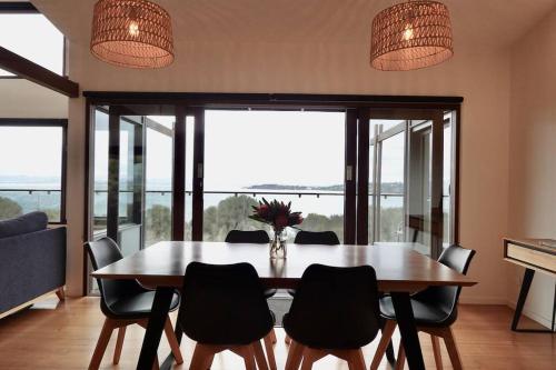 Eco Waterfront Seclusion - Carlton Bluff House