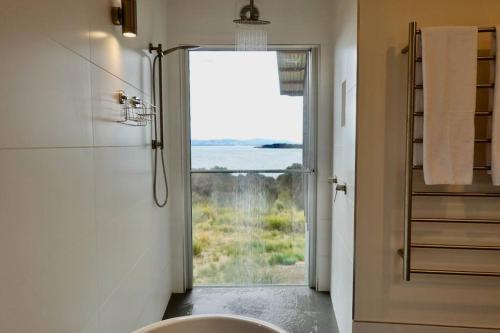 Eco Waterfront Seclusion - Carlton Bluff House