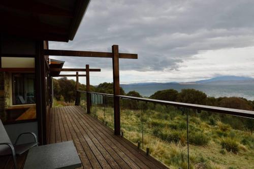 Eco Waterfront Seclusion - Carlton Bluff House