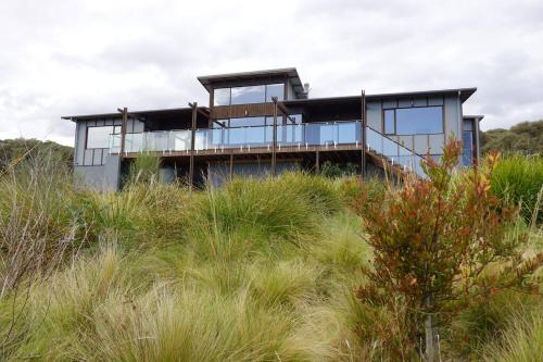 Eco Waterfront Seclusion - Carlton Bluff House