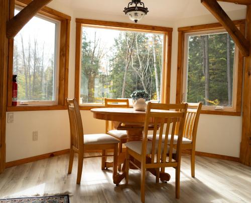 Iekārtas, Magical Retreat Cottage, 15 min from Mt Snow skiing in Dover (VT)