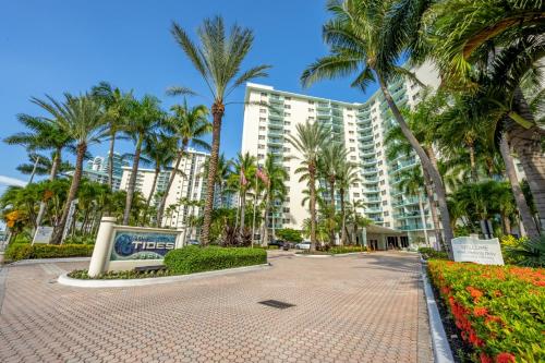 Tides on Hollywood Beach