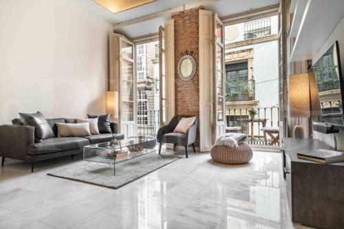 Luxurious apartment in center with parking by REMS, Málaga