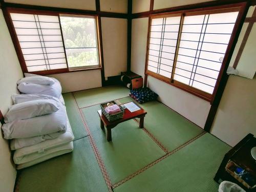 Japanese-Style Twin Room with Shared Shower