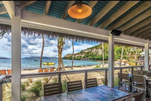 Island Daze - Amazing Views in 史密斯灣