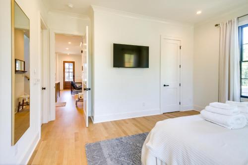 Belmont Vacation Home with Fire Pit Walk Downtown! Belmont Vacation Home with Fire Pit Walk Downtown!