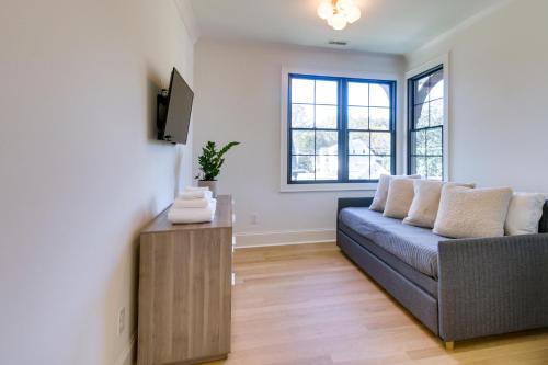 Belmont Vacation Home with Fire Pit Walk Downtown! Belmont Vacation Home with Fire Pit Walk Downtown!