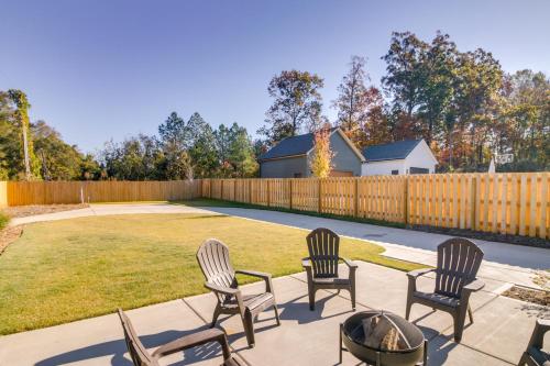 Belmont Vacation Home with Fire Pit Walk Downtown! Belmont Vacation Home with Fire Pit Walk Downtown!