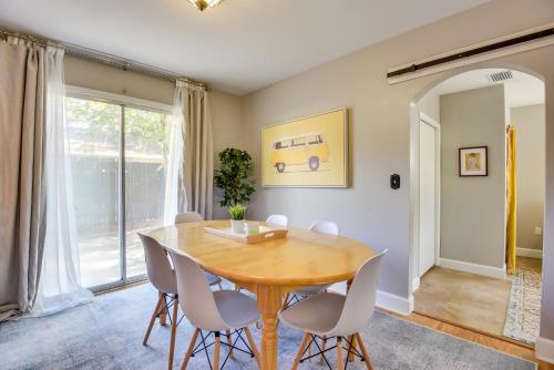 3 Mi to Riverwalk Pet-Friendly Home with Yard! in Palmetto