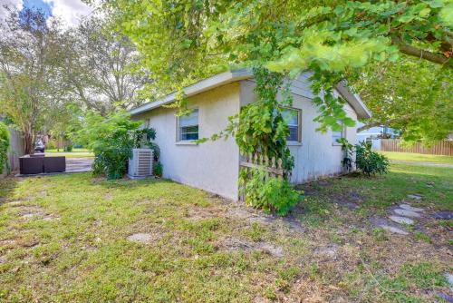 Charming Palmetto Home - 3 Mi to Riverwalk!