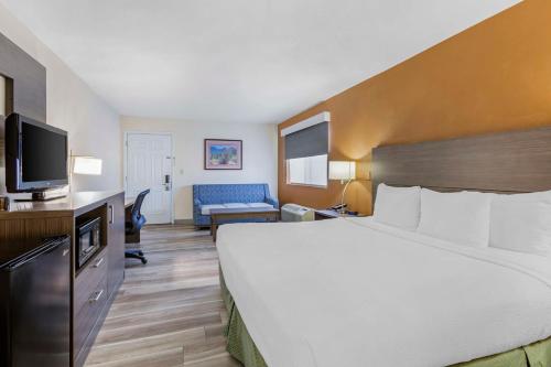Best Western Superstition Springs Inn - image 13