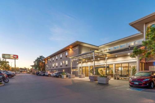 Best Western Plus Bayside Hotel - image 10