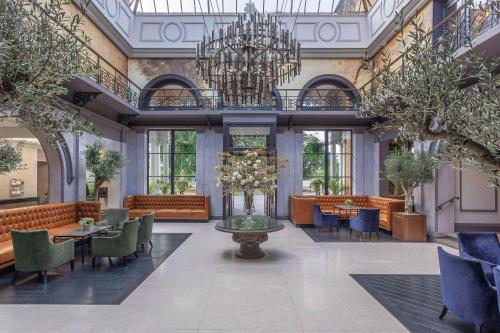 Exterior view, Oatlands Park Hotel in Greater London South West