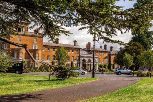 Oatlands Park Hotel - image 5