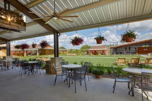 Carter Creek Winery Resort & Spa - image 6
