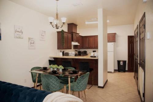 Modern 2 Bed 2-bath Next To University Utrgv - Edinburg, TX