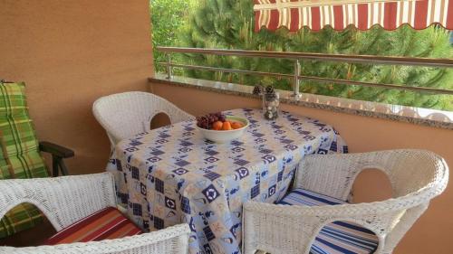 One-Bedroom Apartment with Balcony image 2