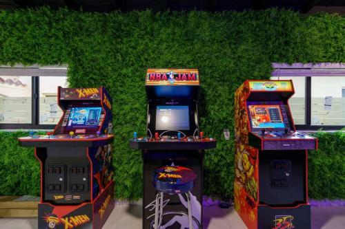 New Miami & Calle Ocho Home with Arcade! detail
